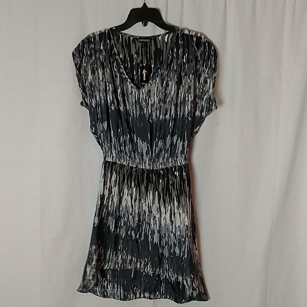 Express high low dress.